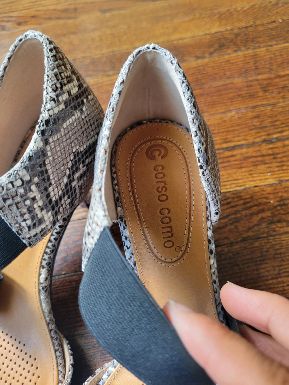 Corso Como Denice Pumps Snake Print Leather Point Toe Elastic Strap Size 5 1/2M - Picture 10 of 15